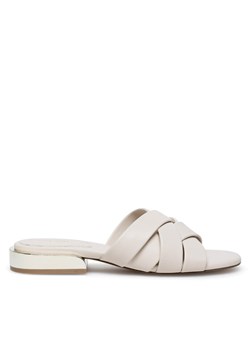 Nine West Klapki JF2220-1 Beżowy ze sklepu MODIVO w kategorii Klapki damskie - zdjęcie 181052487