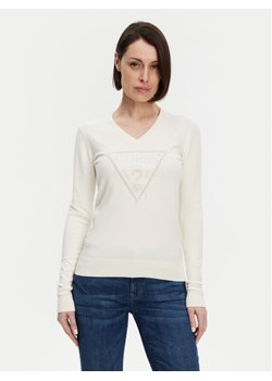 Guess Sweter W5GR19 Z2NQ2 Écru Regular Fit ze sklepu MODIVO w kategorii Swetry damskie - zdjęcie 181054048