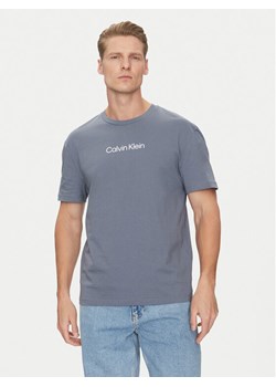 Calvin Klein T-Shirt Hero K10K111346 Szary Regular Fit ze sklepu MODIVO w kategorii T-shirty męskie - zdjęcie 181054178