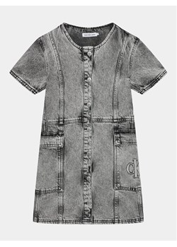 Calvin Klein Jeans Sukienka jeansowa IG0IG02284 Szary Regular Fit ze sklepu MODIVO w kategorii Sukienki dziewczęce - zdjęcie 181054187