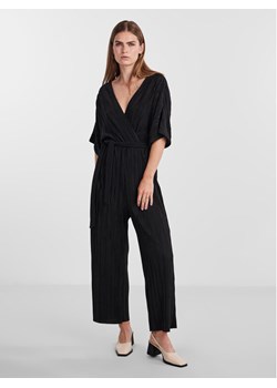 YAS Kombinezon Olinda 26032851 Czarny Loose Fit ze sklepu MODIVO w kategorii Kombinezony damskie - zdjęcie 181056917