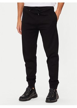 Boss Spodnie dresowe 50528825 Czarny Regular Fit ze sklepu MODIVO w kategorii Spodnie męskie - zdjęcie 181057039