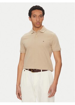 Tommy Hilfiger Polo Vertical MW0MW38951 Beżowy Regular Fit ze sklepu MODIVO w kategorii T-shirty męskie - zdjęcie 181057989