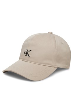 Calvin Klein Jeans Czapka z daszkiem IU0IU00150 Beżowy ze sklepu MODIVO w kategorii Czapki dziecięce - zdjęcie 181058626