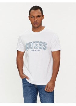 Guess T-Shirt M4GI62 I3Z14 Biały Regular Fit ze sklepu MODIVO w kategorii T-shirty męskie - zdjęcie 181059027