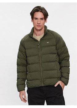 Tommy Jeans Kurtka przejściowa Essential DM0DM17984 Zielony Regular Fit ze sklepu MODIVO w kategorii Kurtki męskie - zdjęcie 181060499