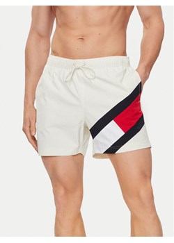 Tommy Hilfiger Szorty kąpielowe UM0UM02048 Biały Slim Fit ze sklepu MODIVO w kategorii Kąpielówki - zdjęcie 181061145