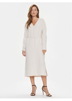 Calvin Klein Sukienka codzienna K20K206148 Écru Regular Fit ze sklepu MODIVO w kategorii Sukienki - zdjęcie 181061197