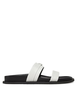 MICHAEL Michael Kors Klapki Mandy Flat Sandal 40S5MAFS2L Biały ze sklepu MODIVO w kategorii Klapki damskie - zdjęcie 181062655