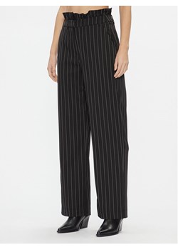 Vero Moda Spodnie materiałowe Wednesday 10301348 Czarny Regular Fit ze sklepu MODIVO w kategorii Spodnie damskie - zdjęcie 181063349