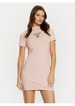 Guess Sukienka codzienna V4YK02 KCDH1 Różowy Regular Fit ze sklepu MODIVO w kategorii Sukienki - zdjęcie 181064319