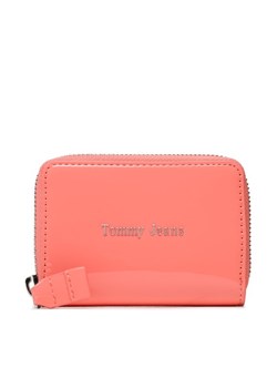 Tommy Jeans Mały Portfel Damski Tjw Must Small Za Patent AW0AW14974 Koralowy ze sklepu MODIVO w kategorii Portfele damskie - zdjęcie 181065637