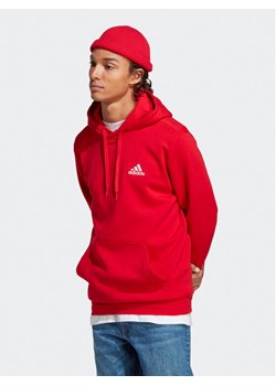 adidas Bluza Essentials Fleece Hoodie H47018 Czerwony Regular Fit ze sklepu MODIVO w kategorii Bluzy męskie - zdjęcie 181066345
