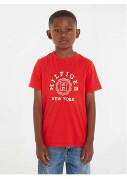 Tommy Hilfiger T-Shirt Monotype Arch KB0KB08802 Czerwony Regular Fit ze sklepu MODIVO w kategorii T-shirty chłopięce - zdjęcie 181066358