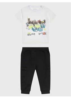 Guess Komplet t-shirt i spodnie I3RG18 K6YW0 Kolorowy Regular Fit ze sklepu MODIVO w kategorii Komplety niemowlęce - zdjęcie 181066808