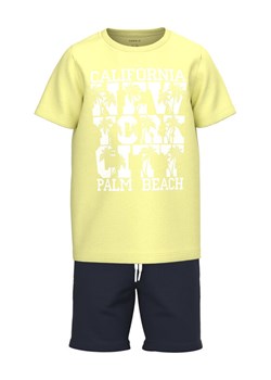 NAME IT Komplet t-shirt i szorty sportowe 13213261 Żółty Regular Fit ze sklepu MODIVO w kategorii Komplety chłopięce - zdjęcie 181066937