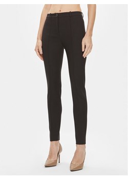 Boss Spodnie materiałowe Tanaina3 50500867 Czarny Slim Fit ze sklepu MODIVO w kategorii Spodnie damskie - zdjęcie 181067929