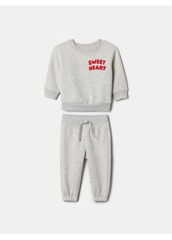 Gap Dres 608850-00 Szary Regular Fit ze sklepu MODIVO w kategorii Dresy dla niemowlaka - zdjęcie 181067998