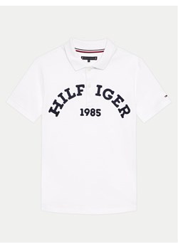 Tommy Hilfiger Polo Monotype 1985 Arch KB0KB08855 Biały Regular Fit ze sklepu MODIVO w kategorii T-shirty chłopięce - zdjęcie 181068239