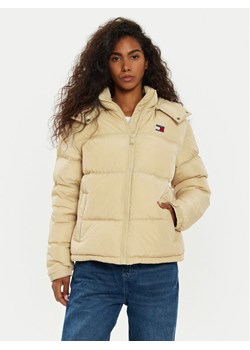 Tommy Jeans Kurtka puchowa Alaska DW0DW18610 Beżowy Regular Fit ze sklepu MODIVO w kategorii Kurtki damskie - zdjęcie 181068875