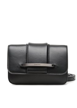 Calvin Klein Torebka Bar Hardware Crossbody K60K610732 Czarny ze sklepu MODIVO w kategorii Listonoszki - zdjęcie 181068889
