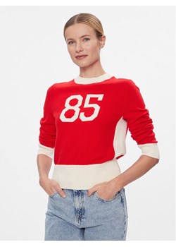 Tommy Hilfiger Sweter Varsity 85 Graphic C-Nk Swt WW0WW40718 Czerwony Slim Fit ze sklepu MODIVO w kategorii Swetry damskie - zdjęcie 181070068
