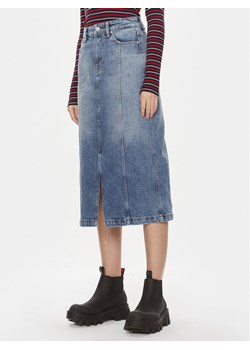 Tommy Jeans Spódnica jeansowa Claire DW0DW17218 Niebieski Regular Fit ze sklepu MODIVO w kategorii Spódnice - zdjęcie 181070815