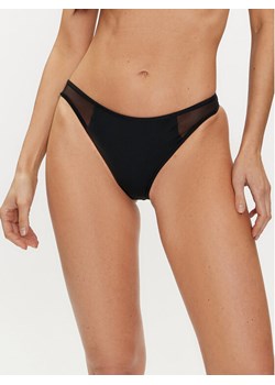 Calvin Klein Swimwear Dół od bikini KW0KW02329 Czarny ze sklepu MODIVO w kategorii Stroje kąpielowe - zdjęcie 181072369