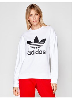 adidas Bluza Trefoil GN2961 Biały Regular Fit ze sklepu MODIVO w kategorii Bluzy damskie - zdjęcie 181072537