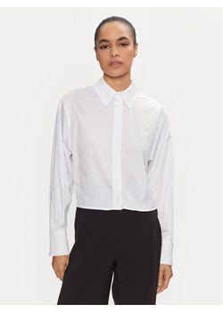 Calvin Klein Koszula K20K208068 Biały Regular Fit ze sklepu MODIVO w kategorii Koszule damskie - zdjęcie 181072569