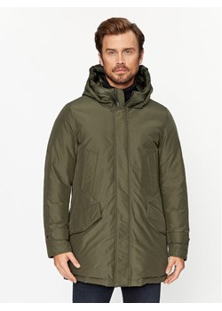 Woolrich Kurtka puchowa Polar CFWOOU0487MRUT0001 Zielony Regular Fit ze sklepu MODIVO w kategorii Kurtki męskie - zdjęcie 181072779