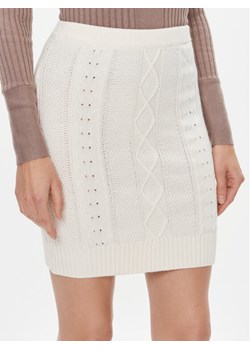 Guess Spódnica mini W4RD58 Z37L1 Écru Slim Fit ze sklepu MODIVO w kategorii Spódnice - zdjęcie 181072897