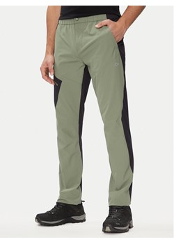 CMP Spodnie outdoor 33T6627 Zielony Active Fit ze sklepu MODIVO w kategorii Spodnie męskie - zdjęcie 181072898