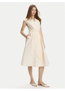 Marella Sukienka codzienna Ossola 2513221172 Écru Regular Fit ze sklepu MODIVO w kategorii Sukienki - zdjęcie 181073275