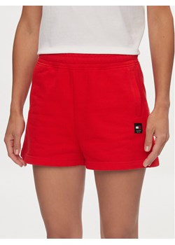 Tommy Jeans Szorty sportowe New Cls DW0DW17772 Czerwony Relaxed Fit - id: 0000303434762 - marki Tommy Jeans - 181075445 Tommy Jeans Szorty sportowe New Cls DW0DW17772 Czerwony Relaxed Fit ze sklepu MODIVO w kategorii Szorty - zdjęcie 181075445