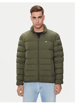 Tommy Jeans Kurtka puchowa DM0DM18909 Zielony Regular Fit ze sklepu MODIVO w kategorii Kurtki męskie - zdjęcie 181075957