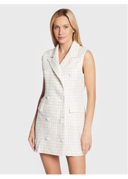 Glamorous Sukienka dzianinowa CK6798 Biały Regular Fit ze sklepu MODIVO w kategorii Sukienki - zdjęcie 181076058