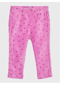 United Colors Of Benetton Spodnie materiałowe 4T5XGE00K Różowy Regular Fit ze sklepu MODIVO w kategorii Spodnie dziewczęce - zdjęcie 181076507