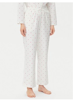 Hunkemöller Spodnie piżamowe Jacquard Hearts 301504 Biały Relaxed Fit ze sklepu MODIVO w kategorii Piżamy damskie - zdjęcie 181076737