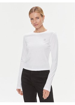 Calvin Klein Jeans Bluzka Embro Badge J20J222884 Biały Regular Fit ze sklepu MODIVO w kategorii Bluzki damskie - zdjęcie 181077025