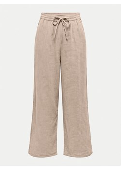 ONLY Spodnie dzianinowe Thyra 15296375 Beżowy Comfort Fit ze sklepu MODIVO w kategorii Spodnie damskie - zdjęcie 181077085