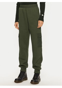 Champion Spodnie dresowe 117499 Khaki Regular Fit ze sklepu MODIVO w kategorii Spodnie damskie - zdjęcie 181077167