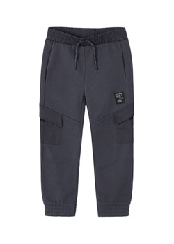 Mayoral Joggery 3570 Szary Regular Fit ze sklepu MODIVO w kategorii Spodnie chłopięce - zdjęcie 181079529