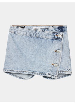 Calvin Klein Jeans Szorty jeansowe IG0IG02372 Niebieski Regular Fit ze sklepu MODIVO w kategorii Spodenki dziewczęce - zdjęcie 181079997