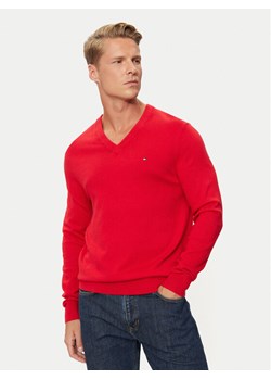 Tommy Hilfiger Sweter MW0MW28047 Czerwony Regular Fit ze sklepu MODIVO w kategorii Swetry męskie - zdjęcie 181080719