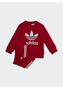 adidas Dres Crew Sweatshirt Set IB8665 Czerwony Regular Fit ze sklepu MODIVO w kategorii Dresy dla niemowlaka - zdjęcie 181081236