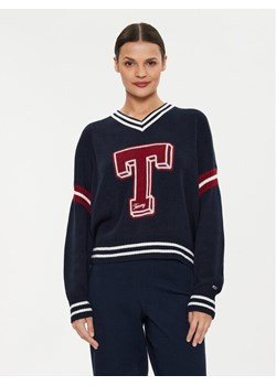 Tommy Jeans Sweter Letterman DW0DW18519 Granatowy Oversize - id: 0000303848231 - marki Tommy Jeans - 181082357 Tommy Jeans Sweter Letterman DW0DW18519 Granatowy Oversize ze sklepu MODIVO w kategorii Swetry damskie - zdjęcie 181082357