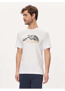 The North Face T-Shirt Mountain Line NF0A87NT Biały Regular Fit ze sklepu MODIVO w kategorii T-shirty męskie - zdjęcie 181082517