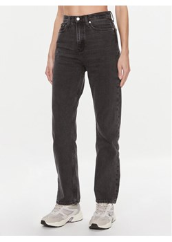 Calvin Klein Jeans Jeansy J20J222137 Czarny Straight Fit ze sklepu MODIVO w kategorii Jeansy damskie - zdjęcie 181083247