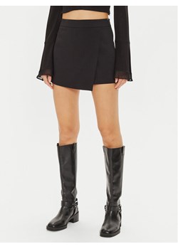 Gina Tricot Szorty materiałowe 23419 Czarny Regular Fit ze sklepu MODIVO w kategorii Szorty - zdjęcie 181083945